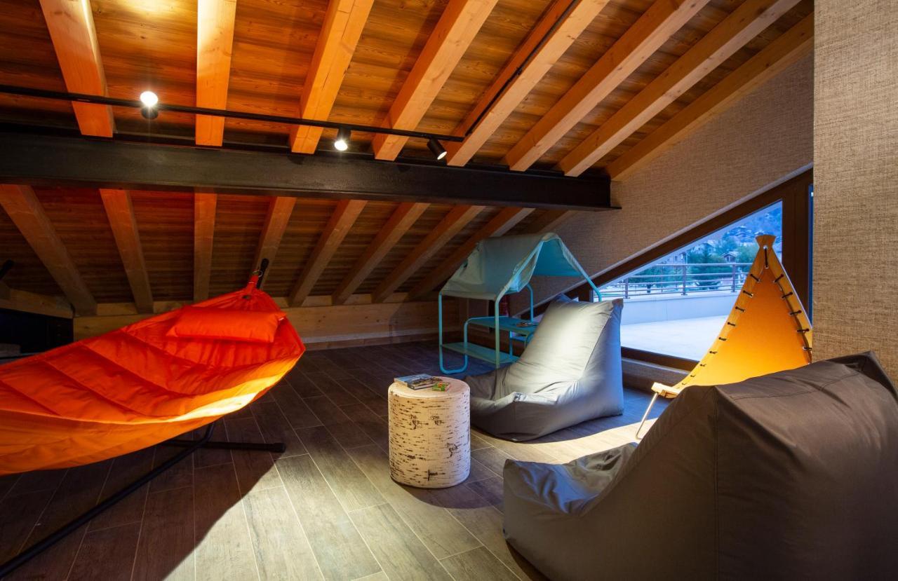 Hotel Base Camp Lodge - Bourg Saint Maurice Eksteriør bilde